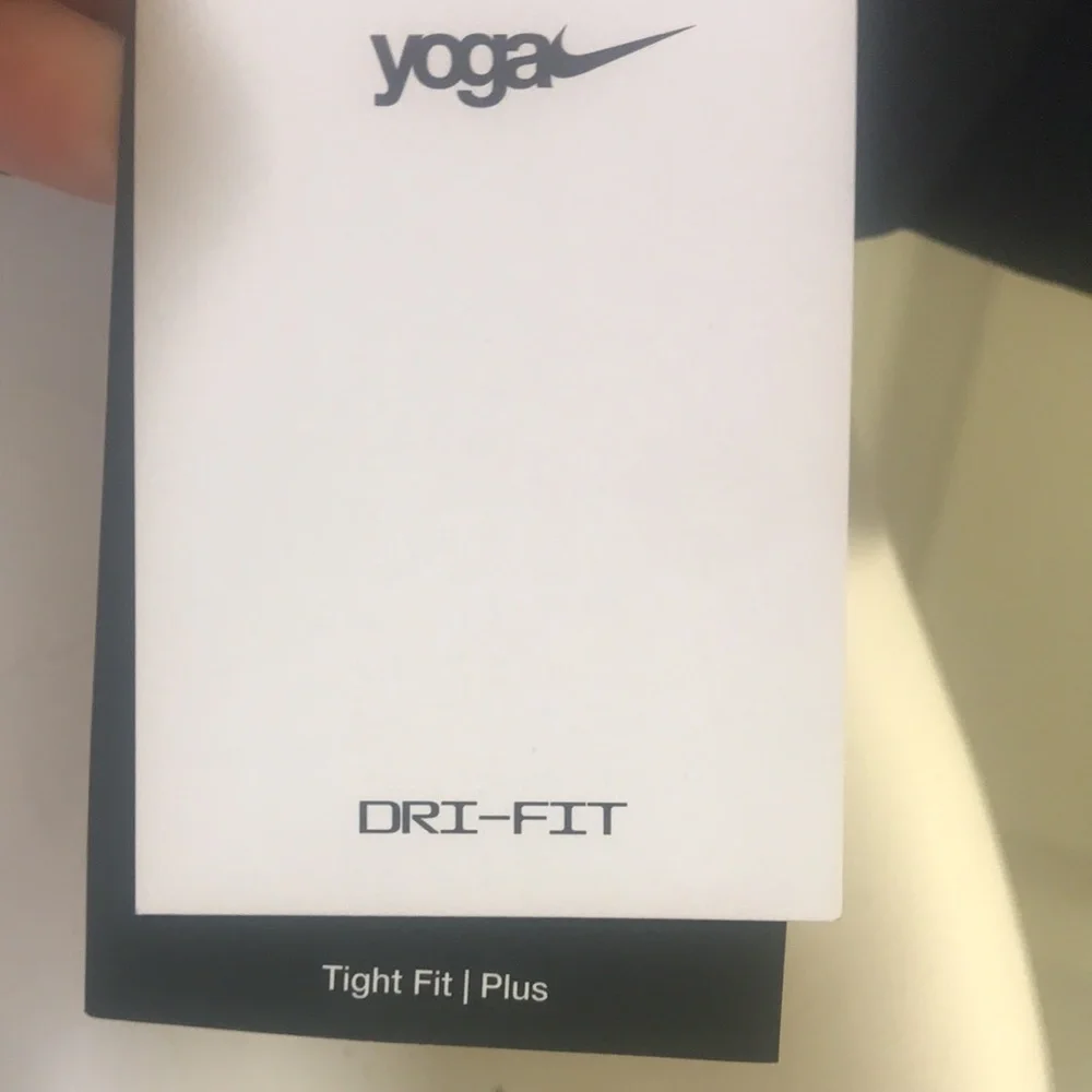 Nike Athletic/Athleisure Crop Top/Bra, NWT! - Picture 5 of 8